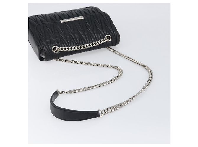 Borsa a tracolla Miu Miu Matelassé con catena in pelle nera e argento Auth 199113A Nero - vista 7