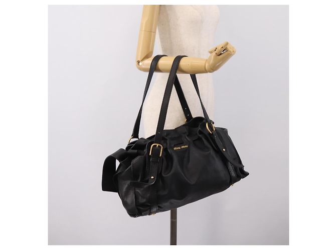 Borsa a tracolla Miu Miu in pelle nera e oro Auth yk20875M Nero - vista 22