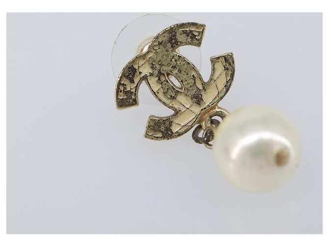 CHANEL Pierce metal Gold Tone CC Auth 198821 - vista 3