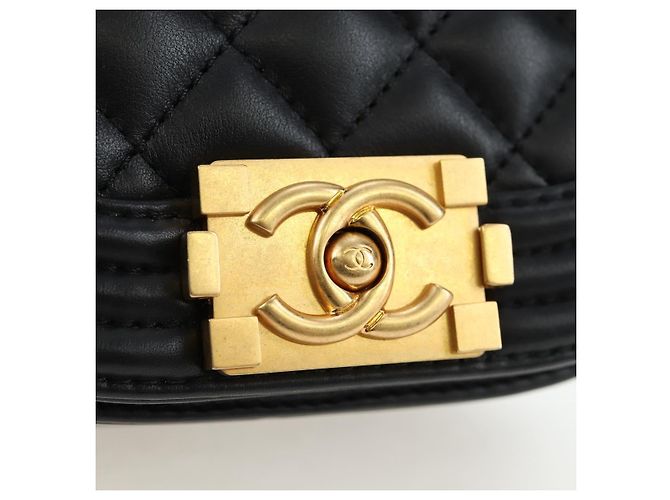 Borsa a Tracolla con Catena CHANEL Boy Chanel Pelle d'Agnello Nero Oro CC Auth BA14817SAM - vista 19