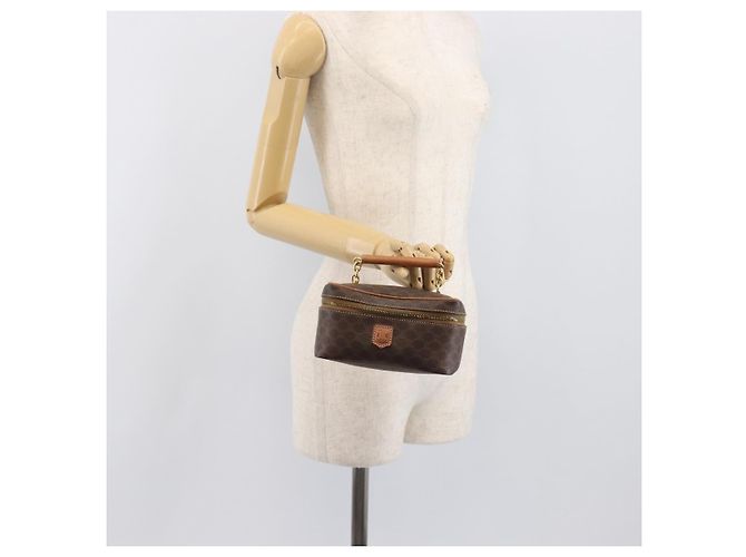 Céline Borsa Vanity a mano con catena CELINE Macadam Canvas PVC Pelle Marrone Oro Auth 199112A D'oro - vista 23