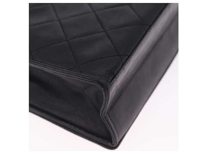 Borsa a tracolla CHANEL Matelasse con catena in pelle d'agnello nera e oro CC Auth 199673V Nero D'oro - vista 15