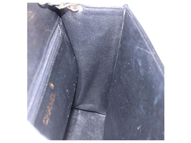 Borsa a tracolla CHANEL Matelasse con catena in pelle d'agnello nera e oro CC Auth 199673V Nero D'oro - vista 18