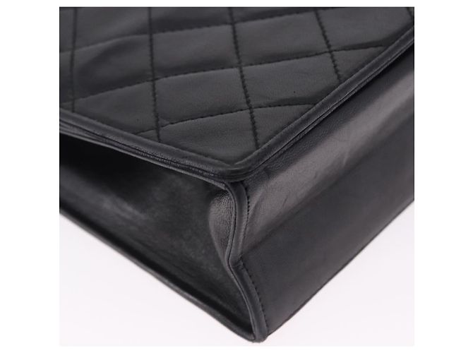 Borsa a tracolla CHANEL Matelasse con catena in pelle d'agnello nera e oro CC Auth 199673V Nero D'oro - vista 9