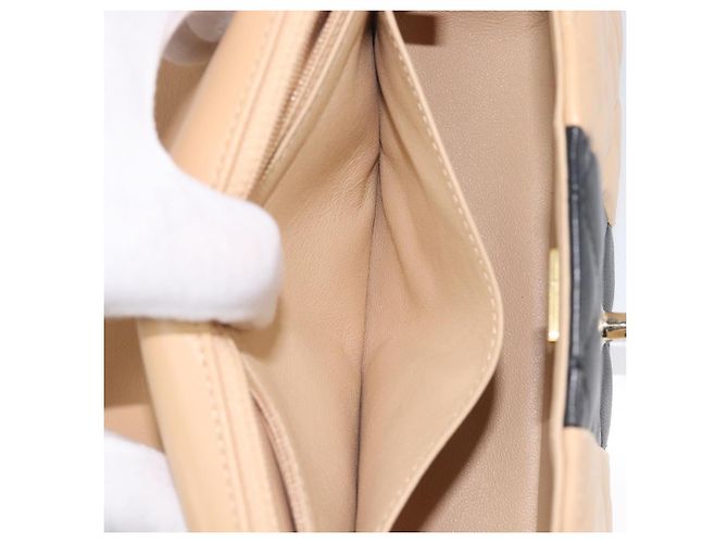 Sac à épaule Mini Matelassé avec chaîne CHANEL Cuir Agneau Beige Or CC Auth 198755SAM Doré - vue 28