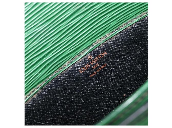 Borsa a tracolla LOUIS VUITTON Epi Cartouchiere MM Verde M52244 LV Auth 198910 - vista 10