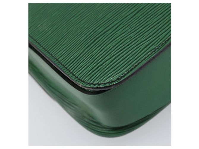 Borsa a tracolla LOUIS VUITTON Epi Cartouchiere MM Verde M52244 LV Auth 198910 - vista 17