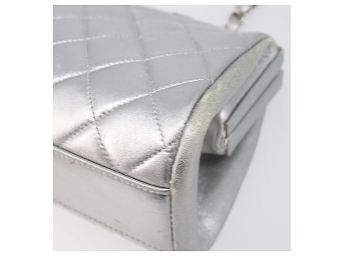 CHANEL Pochette a spalla con catena in pelle Matelassé Silver CC Auth 197202A Argento - vista 14
