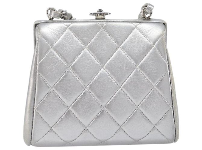CHANEL Pochette a spalla con catena in pelle Matelassé Silver CC Auth 197202A Argento - vista 2