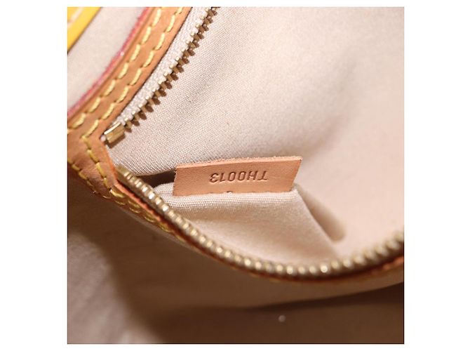 Borsa a mano LOUIS VUITTON Monogram Vernis Reade PM Beige M91144 LV Auth BA15116 - vista 12