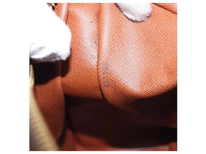 Bolsa de Ombro LOUIS VUITTON Monogram Boulogne 30 M51265 LV Auth 200189 Monograma - vista 12