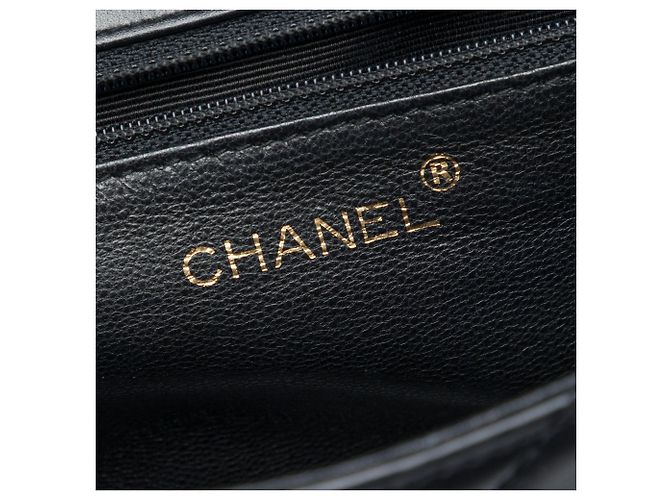 Borsa a spalla Chanel Medium Quilted Lambskin Single Flap in pelle d'agnello matelassé nera con catena in resina - vista 5