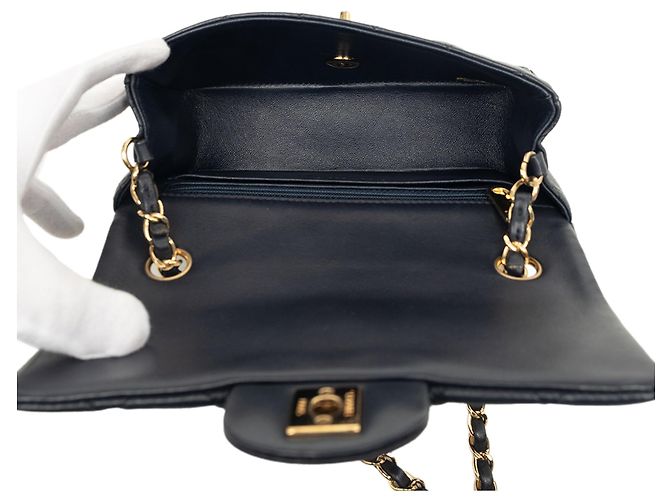 Borsa a tracolla Chanel Mini Rectangular Classic Single Flap in pelle d'agnello blu - vista 4