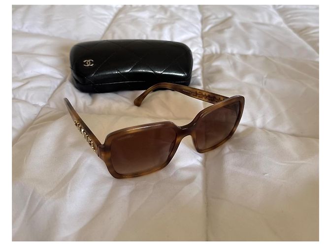 Gafas de Sol Chanel Marrones con Logo Dorado Castaño - vista 2