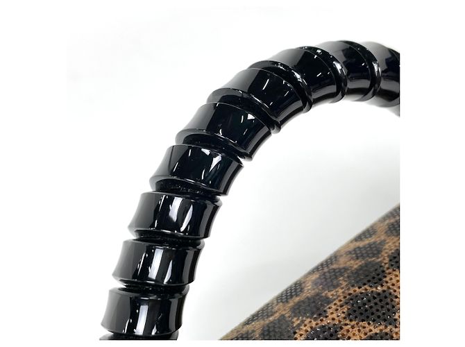 Borsa Loewe Velázquez in pelle verniciata nera Nero - vista 4