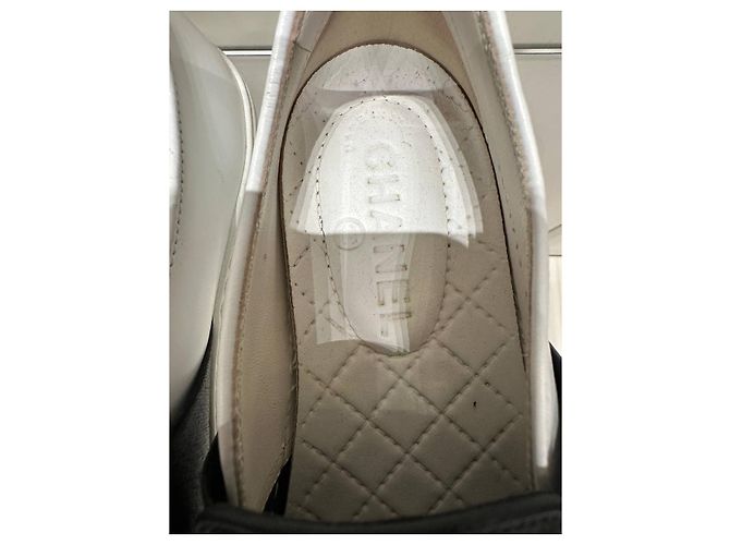 Scarpe basse slip-on in pelle Chanel Sz.36 usate - vista 3