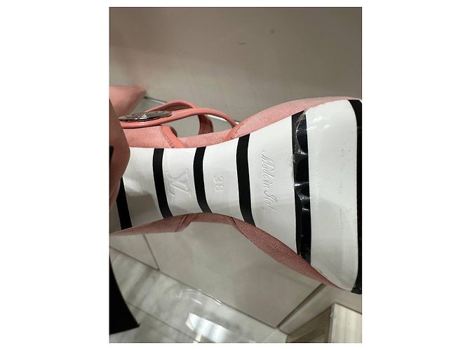 Louis Vuitton Décolleté in camoscio rosa LV Circle EU 38 Usato - vista 9