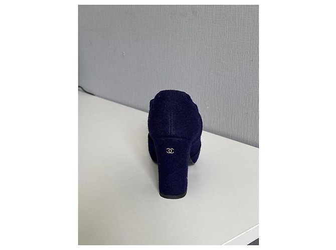 Stivaletti stringati in tessuto blu Chanel - EU 38 Usato - vista 4