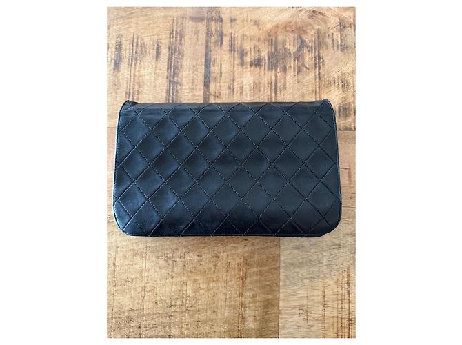 Chanel Timeless Classic Borsa a tracolla pelle nera catena oro Nero - vista 2