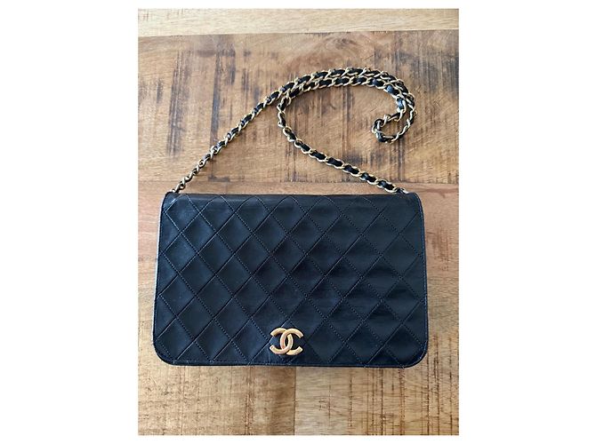 Chanel Timeless Classic Borsa a tracolla pelle nera catena oro Nero - vista 3