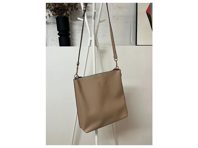 Coach Borsa a Secchiello in Pelle Martellata Beige - vista 11