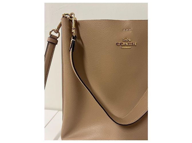 Coach Borsa a Secchiello in Pelle Martellata Beige - vista 17