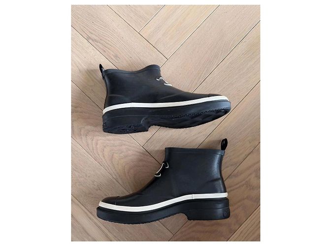 Stivaletti Chanel in gomma nera logo CC Nero - vista 3