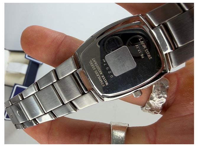 Vintage Givenchy Armbanduhr aus Edelstahl Silber Weiß - Ansicht 10