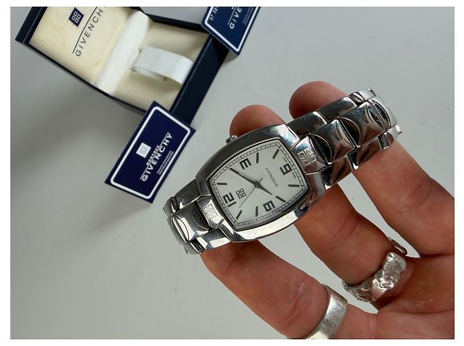 Vintage Givenchy Armbanduhr aus Edelstahl Silber Weiß - Ansicht 5