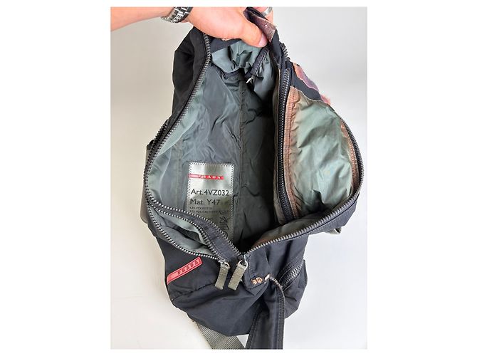 Vintage Prada Nylon Schultertasche Schwarz Silber - Ansicht 4