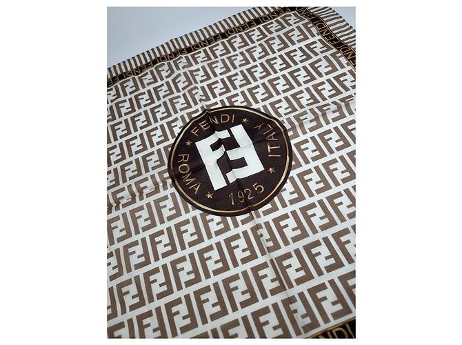 Zucca Foulard in seta Vintage Fendi FF Monogram Cream Brown Beige - vista 3