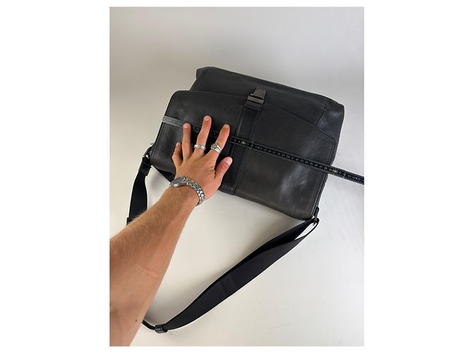 Borsa a tracolla Vintage Tumi in pelle Nera Argento Nero - vista 10