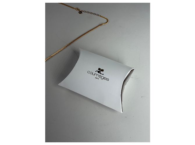 Collana con pendente logo Courreges vintage in metallo dorato - vista 2