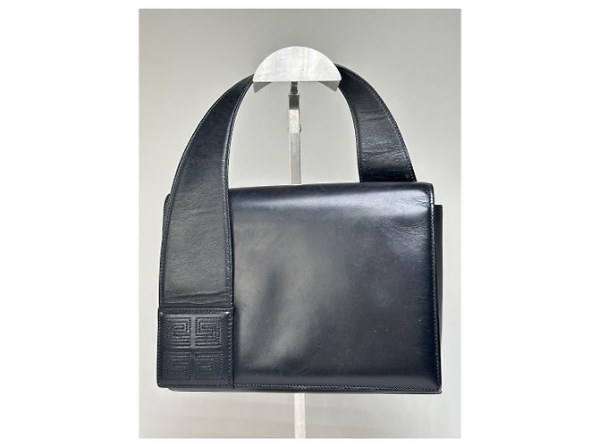 Vintage Givenchy Schultertasche aus glattem Leder Schwarz Gold - Ansicht 14