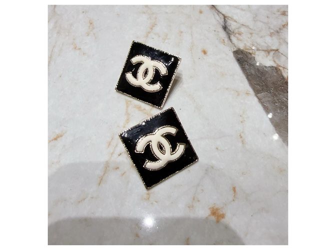 Chanel Ohrringe Emaille Stecker quadratisches Motiv Mehrfarben - Ansicht 3