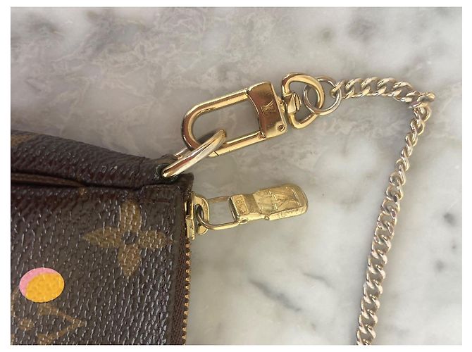 Louis Vuitton - Mini Pochette Accessoires "Vivienne Tokyo" Limited Edition Marrone Bianco Multicolore - vista 3