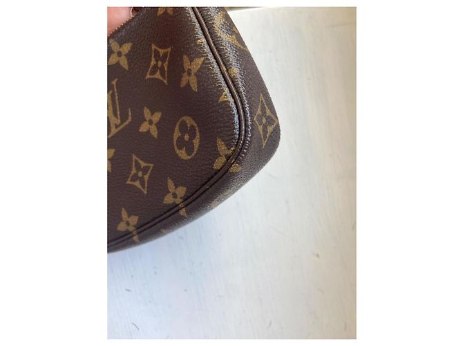 Louis Vuitton - Mini Pochette Accessoires "Vivienne Tokyo" Limited Edition Marrone Bianco Multicolore - vista 9