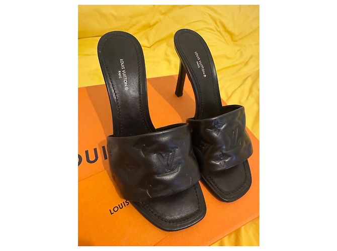 Louis Vuitton Revival sandales à talon en cuir noir - vue 2