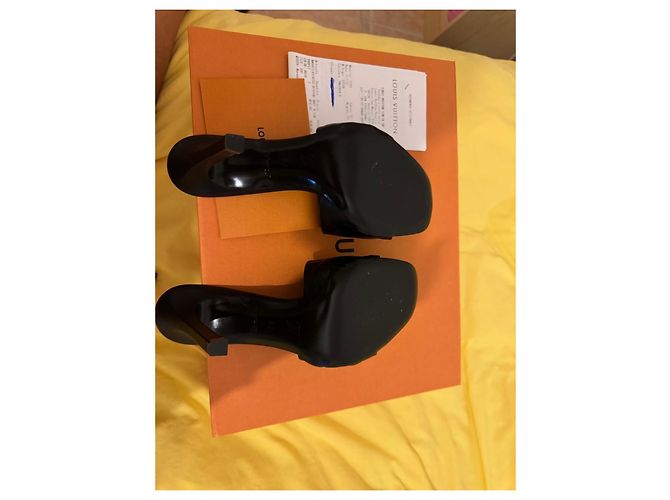 Louis Vuitton Revival sandales à talon en cuir noir - vue 5