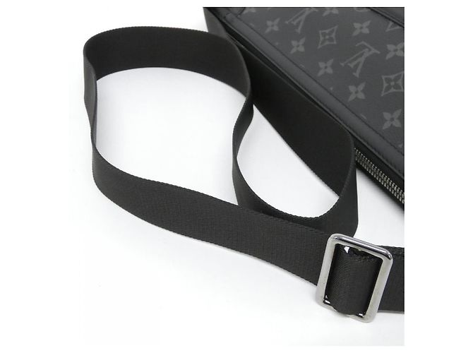 Borsa a tracolla Louis Vuitton Odyssee Monogram Eclipse Nero - vista 5