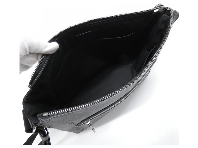 Borsa a tracolla Louis Vuitton Odyssee Monogram Eclipse Nero - vista 6