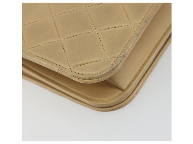 CHANEL Bolso de hombro Matelassé con cadena en piel de cordero beige y CC dorado - vista 13