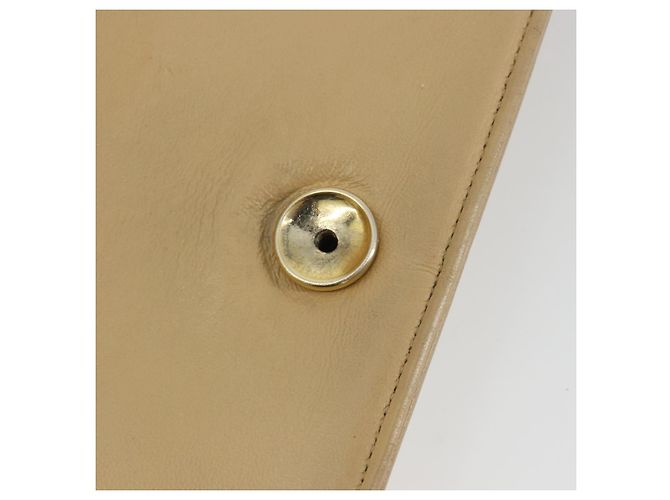 CHANEL Bolso de hombro Matelassé con cadena en piel de cordero beige y CC dorado - vista 16