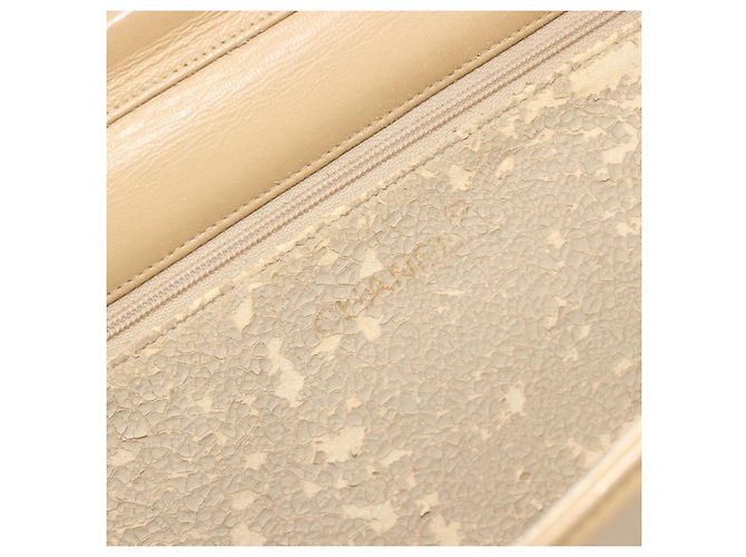CHANEL Bolso de hombro Matelassé con cadena en piel de cordero beige y CC dorado - vista 18