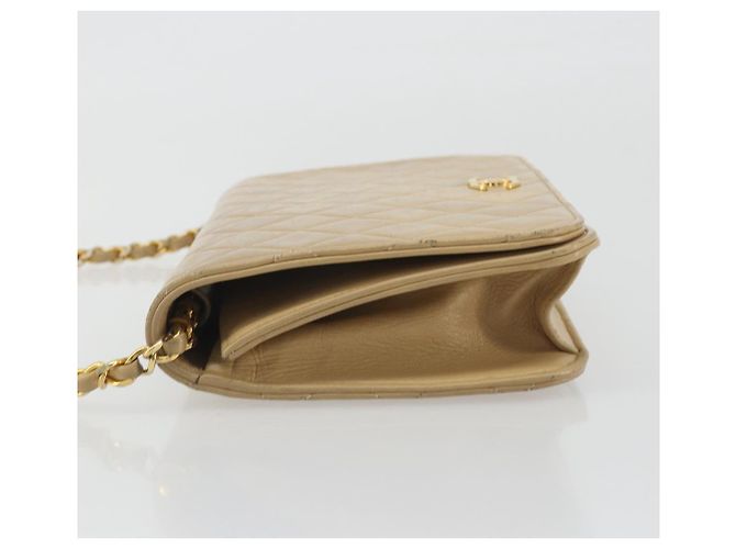 CHANEL Bolso de hombro Matelassé con cadena en piel de cordero beige y CC dorado - vista 5
