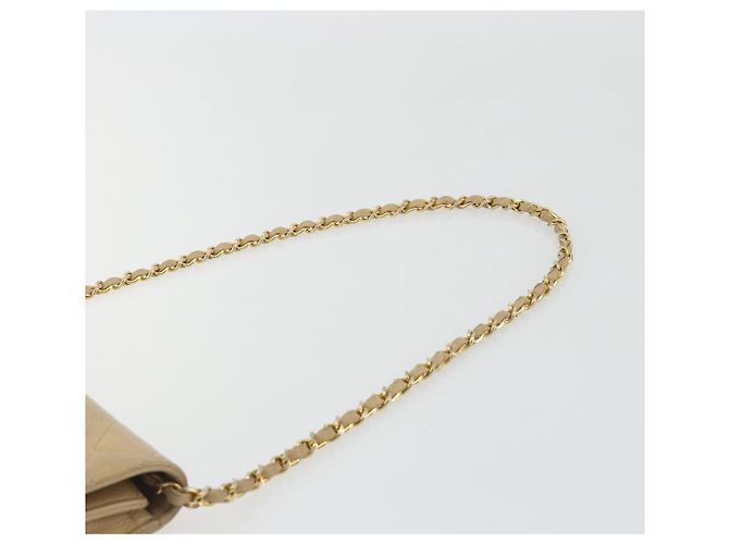 CHANEL Bolso de hombro Matelassé con cadena en piel de cordero beige y CC dorado - vista 8