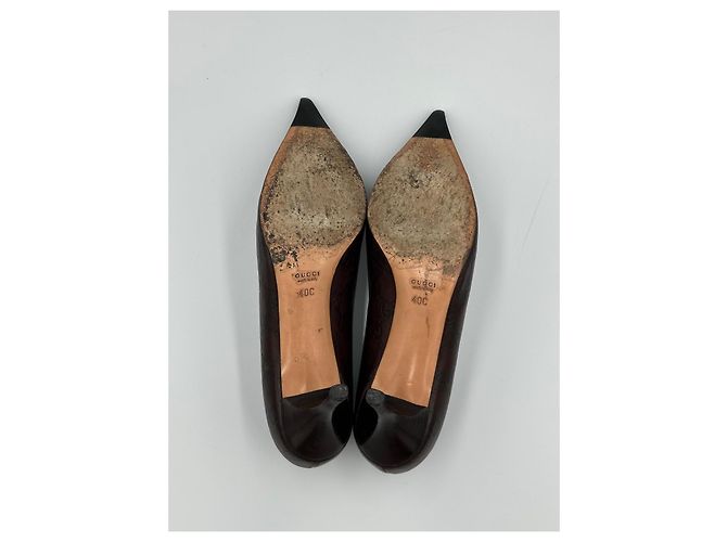 Gucci Escarpins en cuir embossé monogramme GG Marron - vue 11