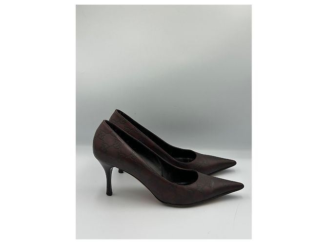 Gucci Escarpins en cuir embossé monogramme GG Marron - vue 5
