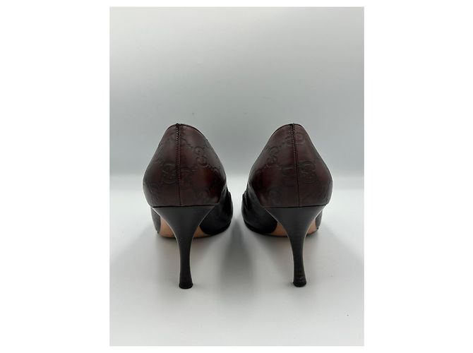 Gucci Escarpins en cuir embossé monogramme GG Marron - vue 6