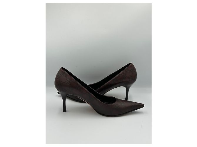 Gucci Escarpins en cuir embossé monogramme GG Marron - vue 8